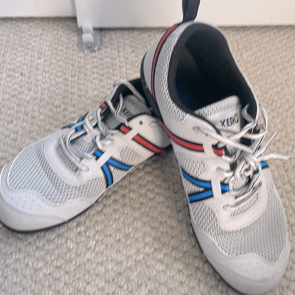 Men’s brand new barefoot sneakers
